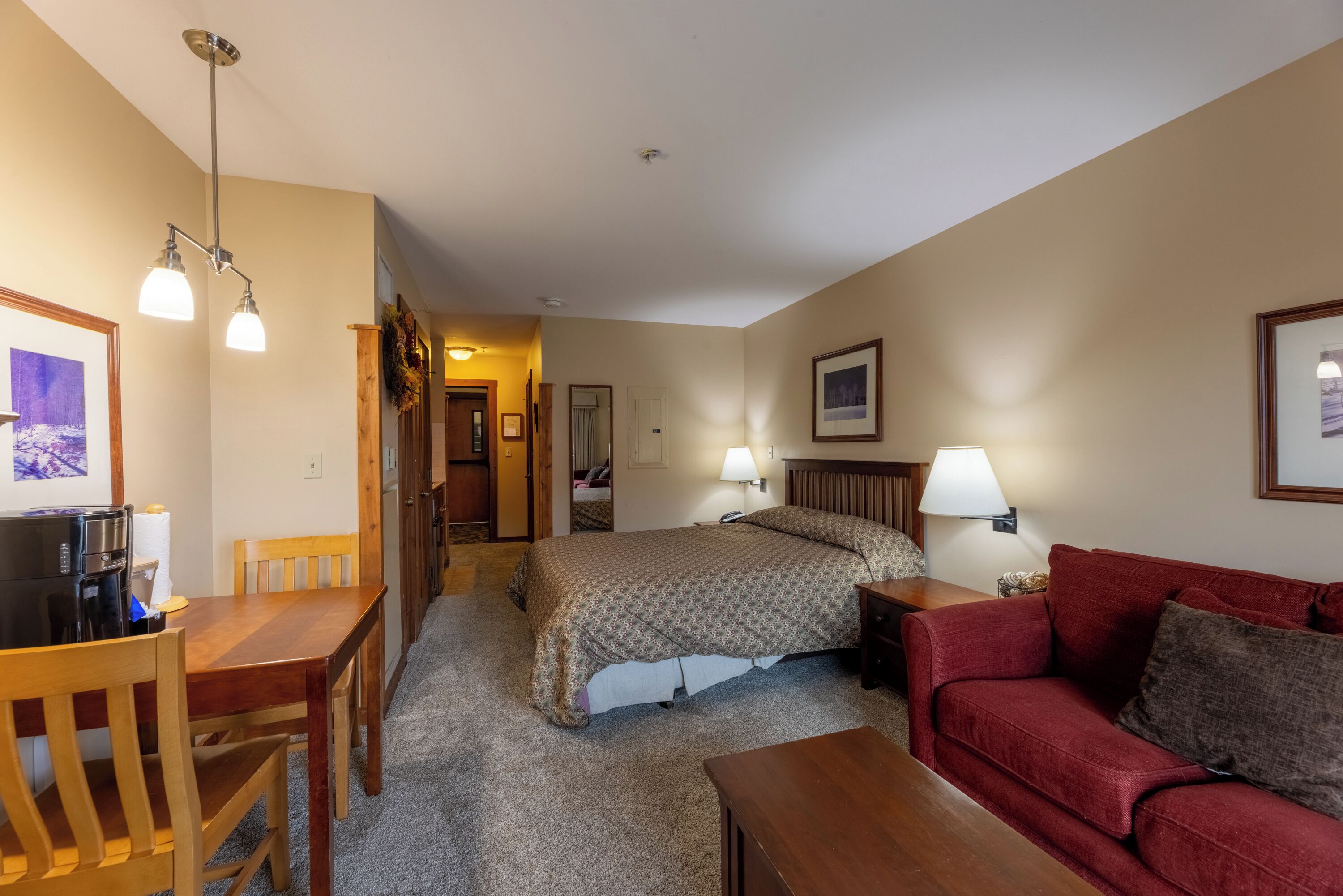 studio | individually decorated, individually furnished, free wifi, bed sheets