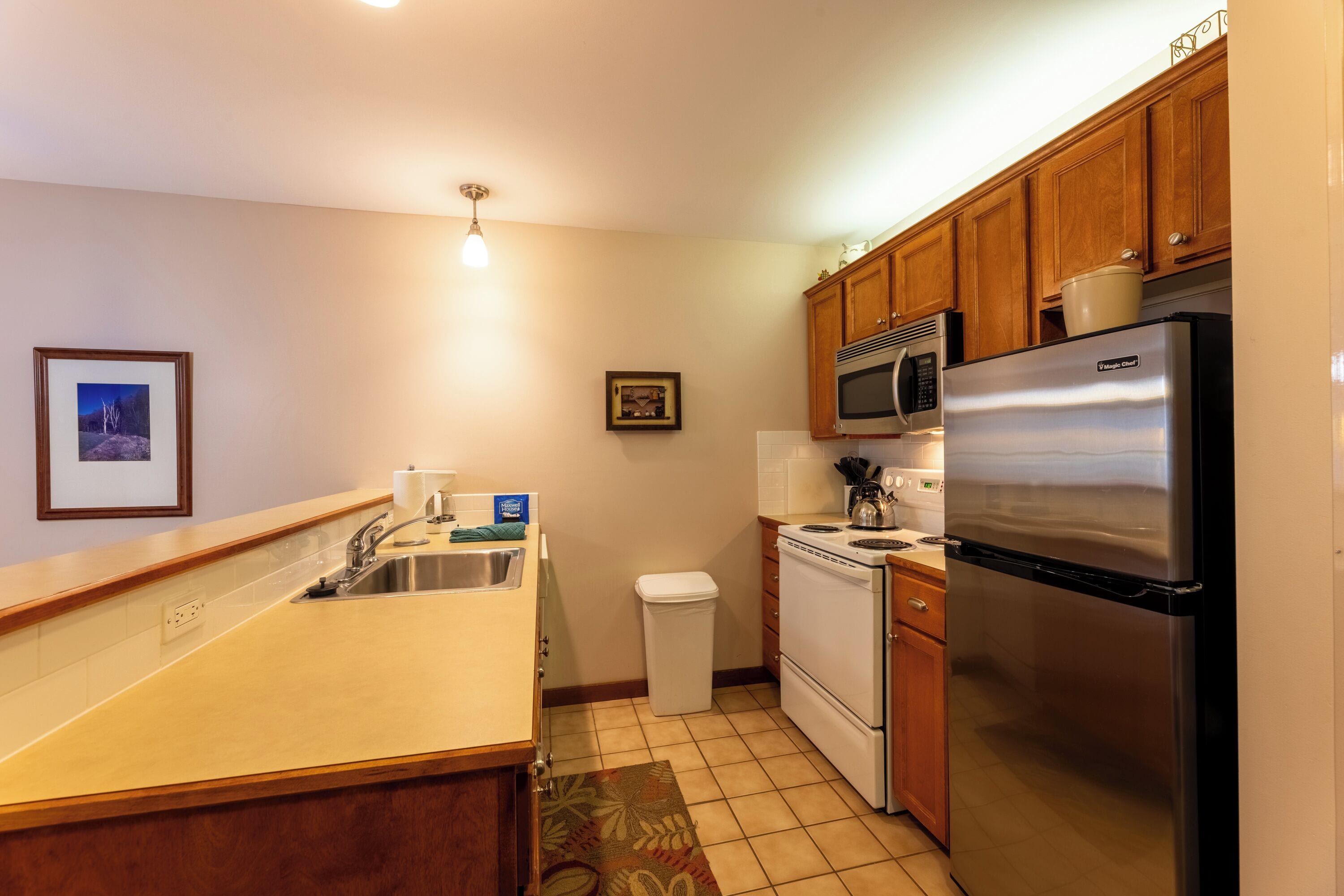 condo | private kitchen | fridge, oven, dishwasher, toaster