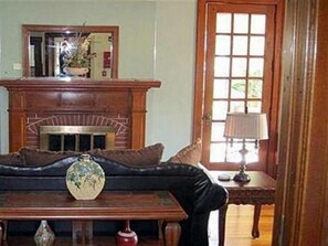 Miscellaneous - Walton Manor Inn Bed & Breakfast (Palmyra)