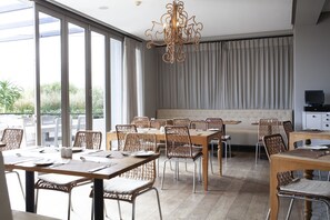 Restaurant - Atlantic Beach Hotel (Cape Town)