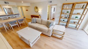 Suite, 1 Bedroom, Bay View (Unit 318)