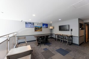 Lobby - Expedition Station (Snowshoe)