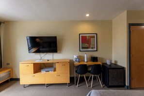 Estudio | Decoración personalizada y muebles diferentes 