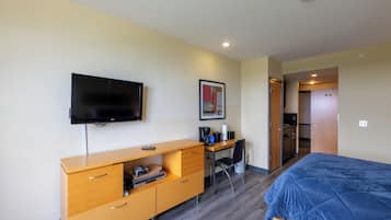 Studio | Individually decorated, individually furnished, iron/ironing board
