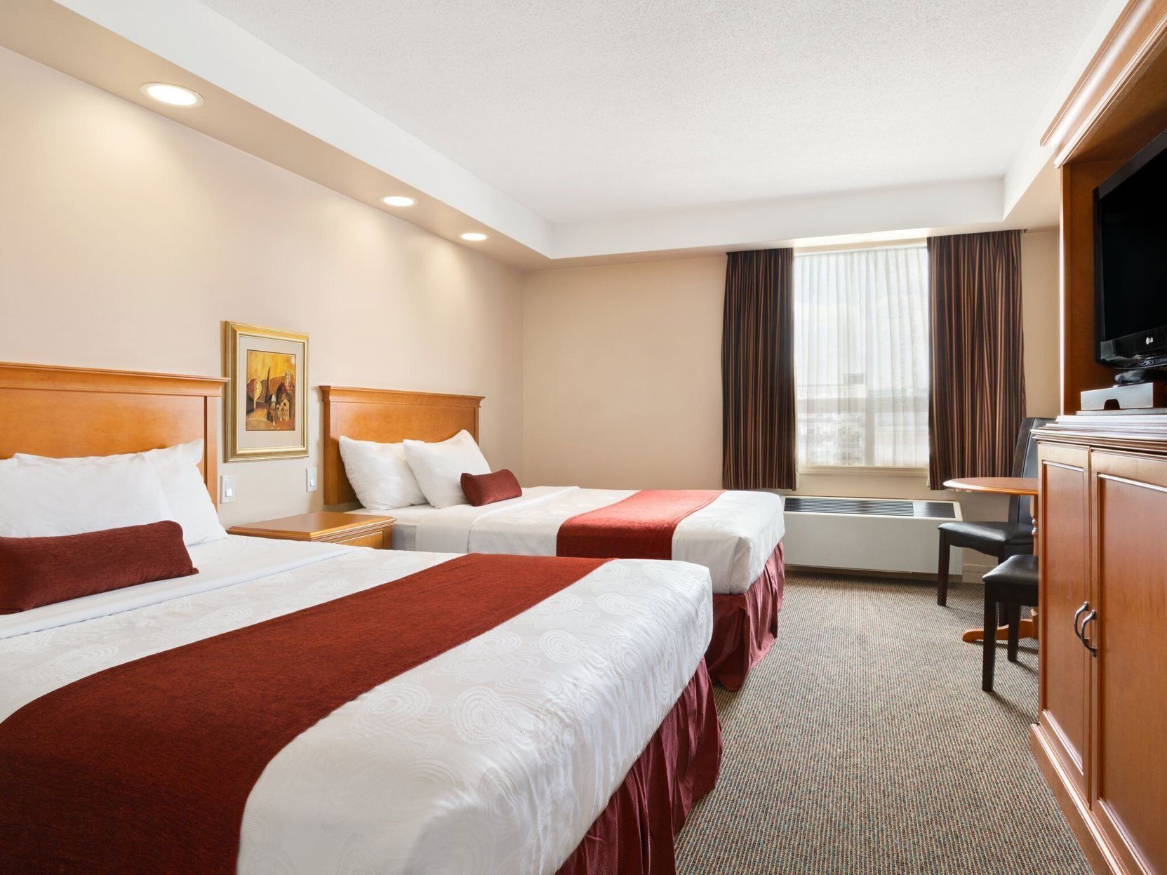 防过敏的被褥、特色家居、办公桌、笔记本电脑工作区