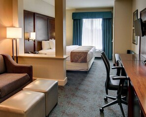 高档�床上用品、办公桌、笔记本电脑工作区、遮光窗帘