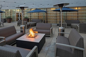 Terrace/patio - Courtyard by Marriott Long Beach Airport (Long Beach)