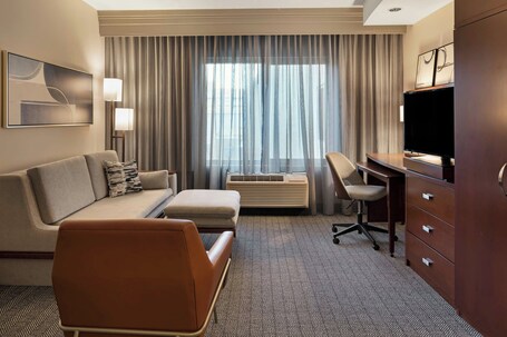 Courtyard by Marriott Long Beach Airport - view 2