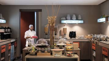 Free daily buffet breakfast