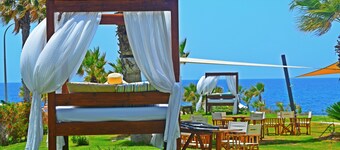 Amphora Hotel & Suites