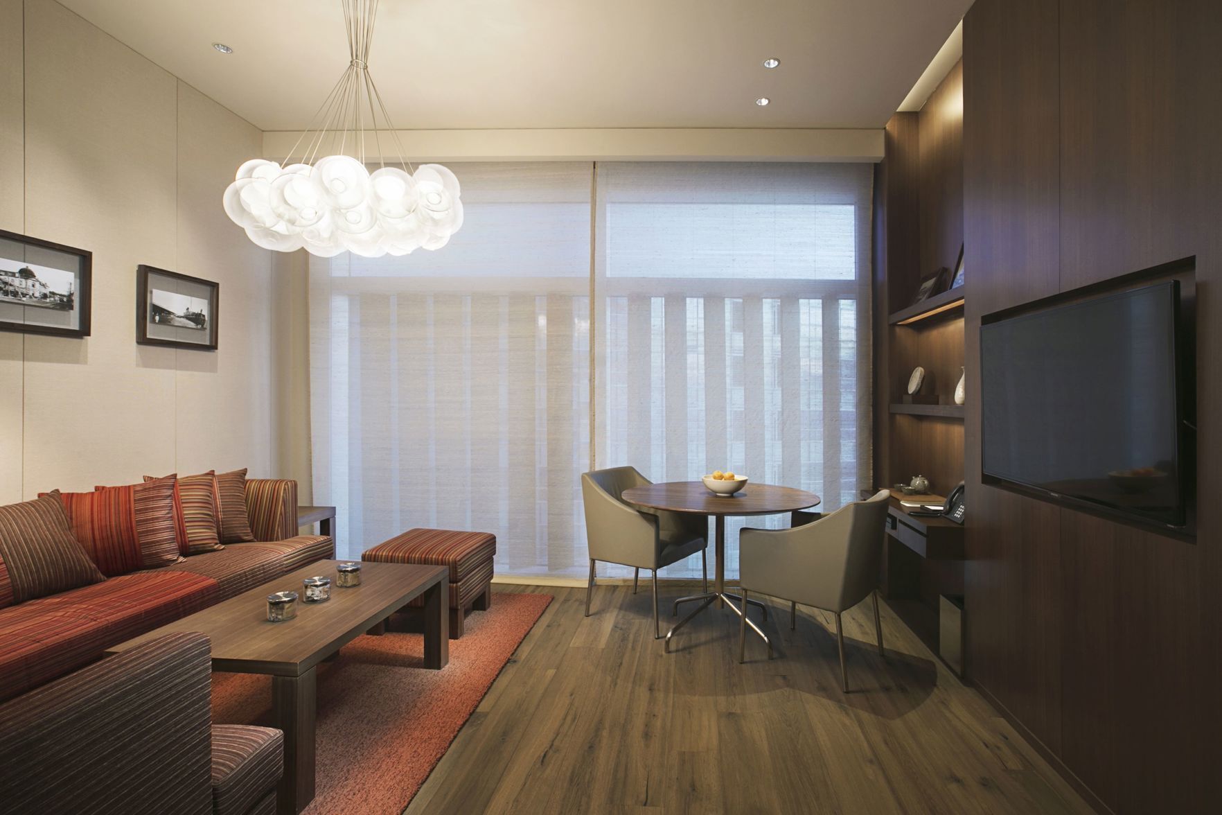 Living area | 50-inch flat-screen TV with cable channels, TV