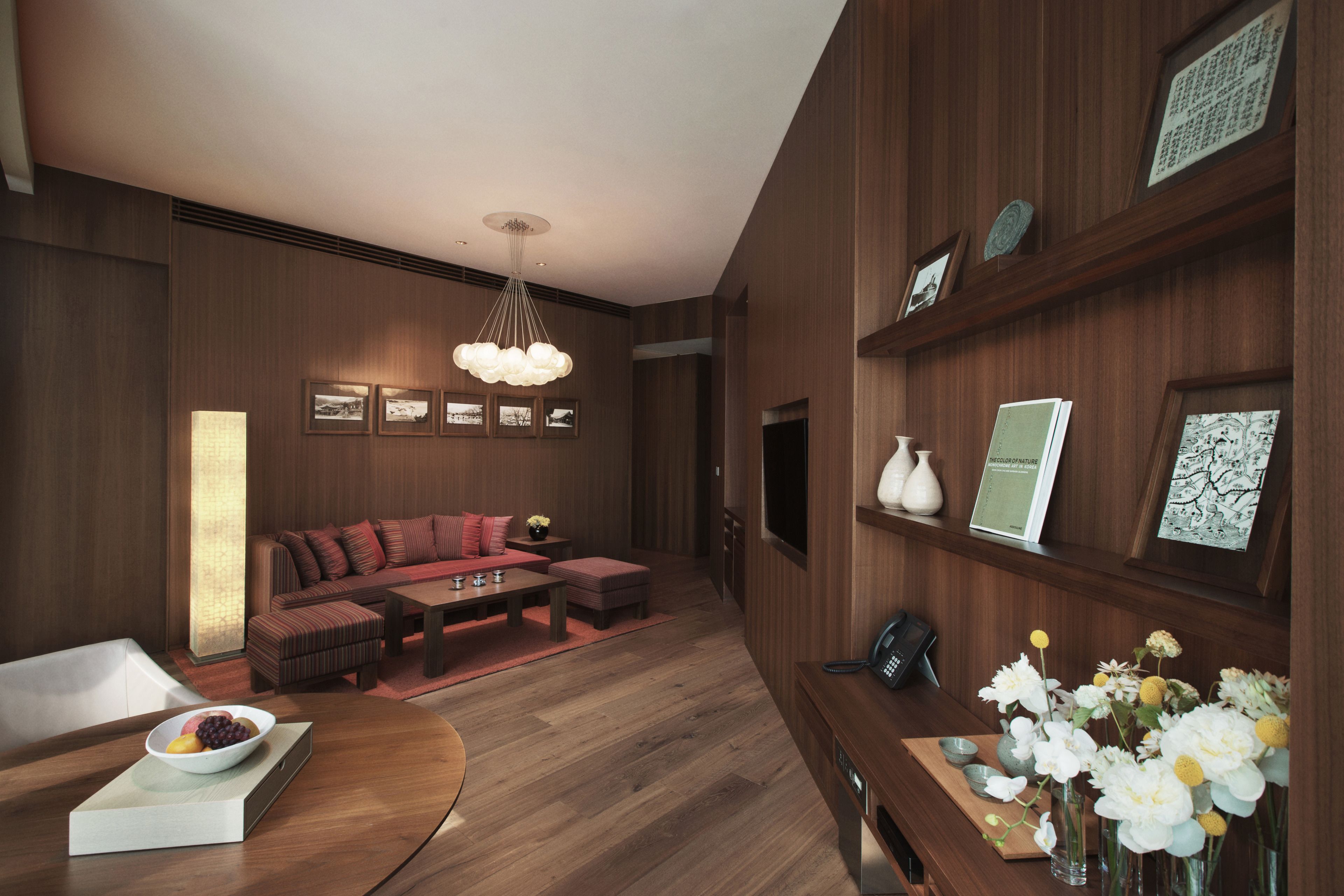 family suite | living area | 50-inch flat-screen tv with cable channels, tv