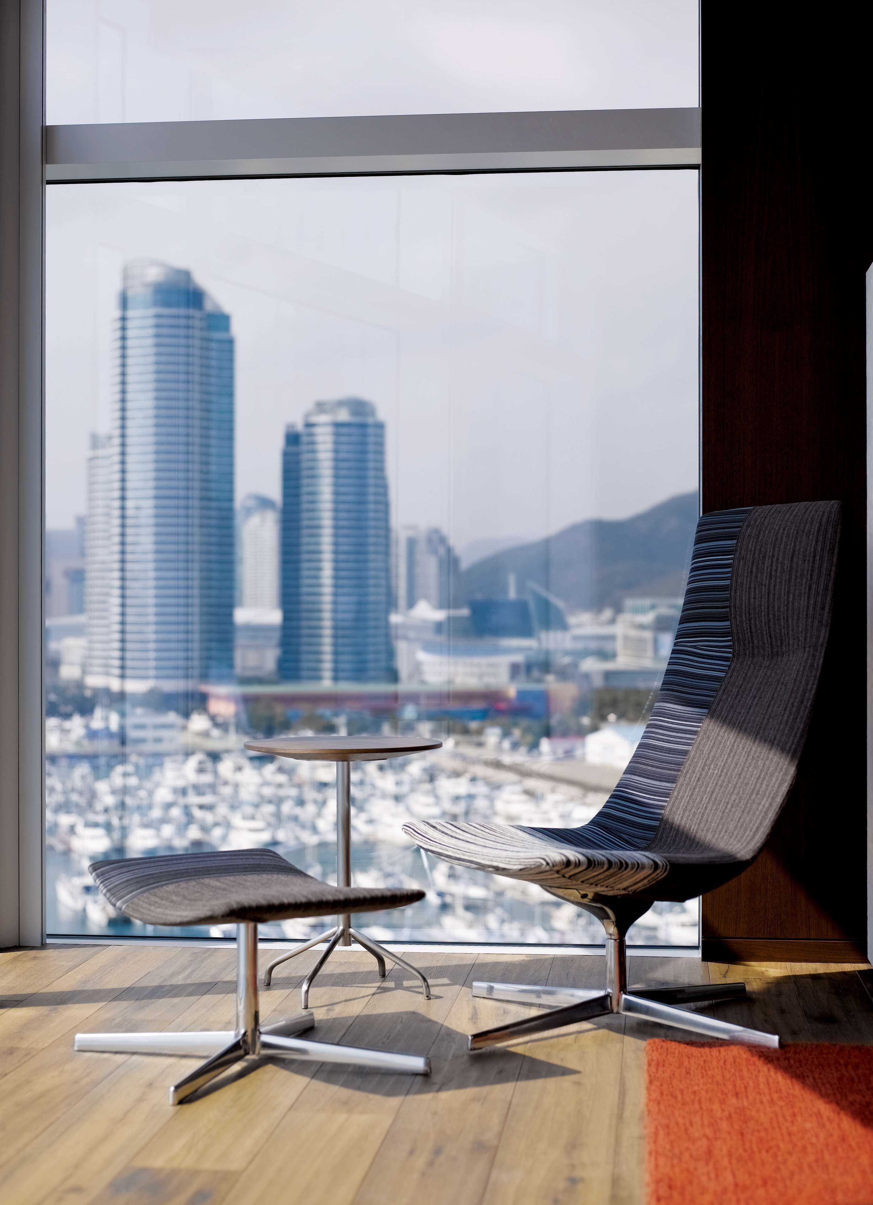 suite, corner (marina ocean) | 1 bedroom, minibar, in-room safe, desk