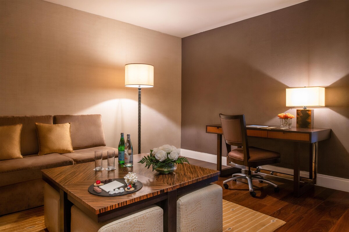 Suite Junior (Pool View) | Coin séjour