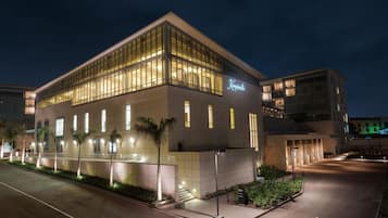 المنشأة من الخارج