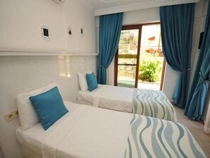 Minibar, in-room safe - Merve Han Residence (Ula)