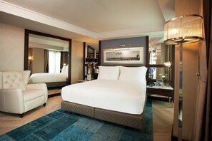 Tempur-Pedic beds, minibar, in-room safe, desk - Radisson Blu Hotel Istanbul Pera (Istanbul)