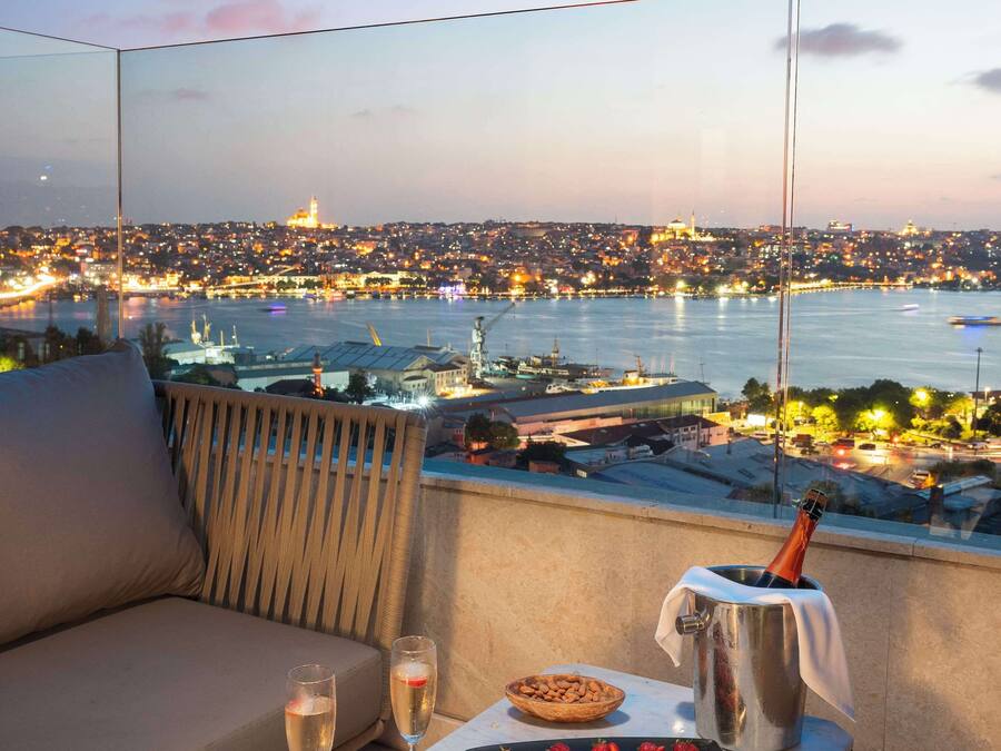 Suite, Terrace (Golden Horn View - Panoramic)