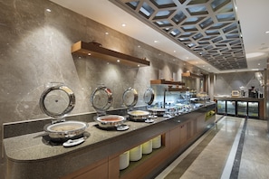 Sarapan bufet setiap hari dengan fi