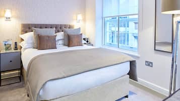 Két bảo mật tại phòng, bàn ủi/dụng cụ ủi quần áo