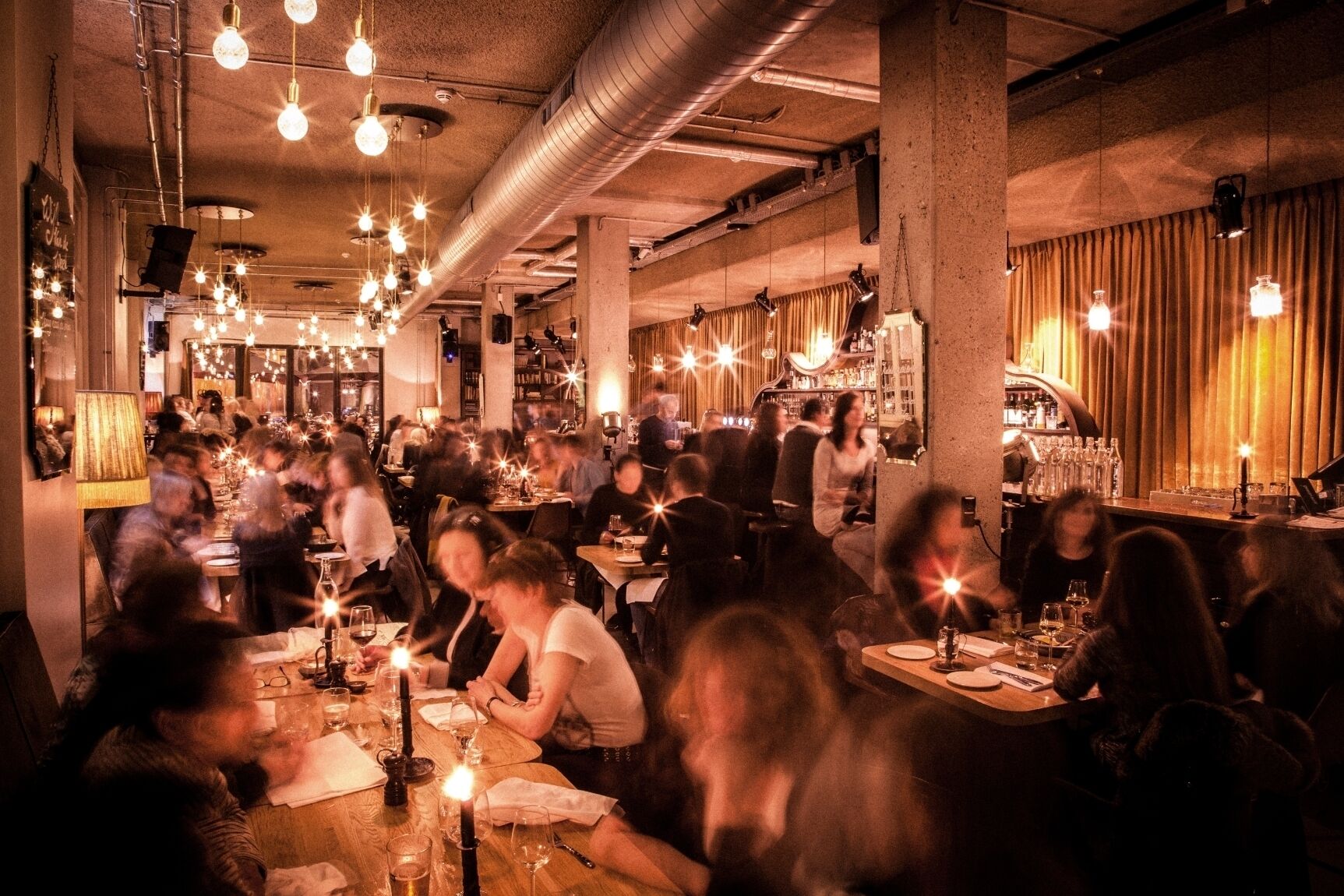 Petit déjeuner, déjeuner et dîner servis sur place