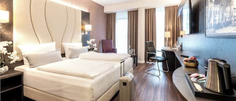 Premium Double Room | In-room safe, individually furnished, desk, laptop workspace