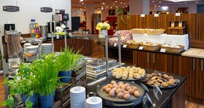 Daily buffet breakfast for a fee - PLAZA Premium Berlin Kurfürstendamm (Berlin)