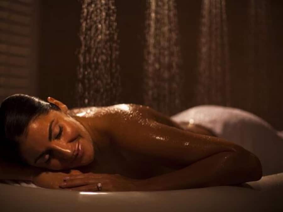 Couples treatment rooms, sauna, hot tub, steam room, body treatments