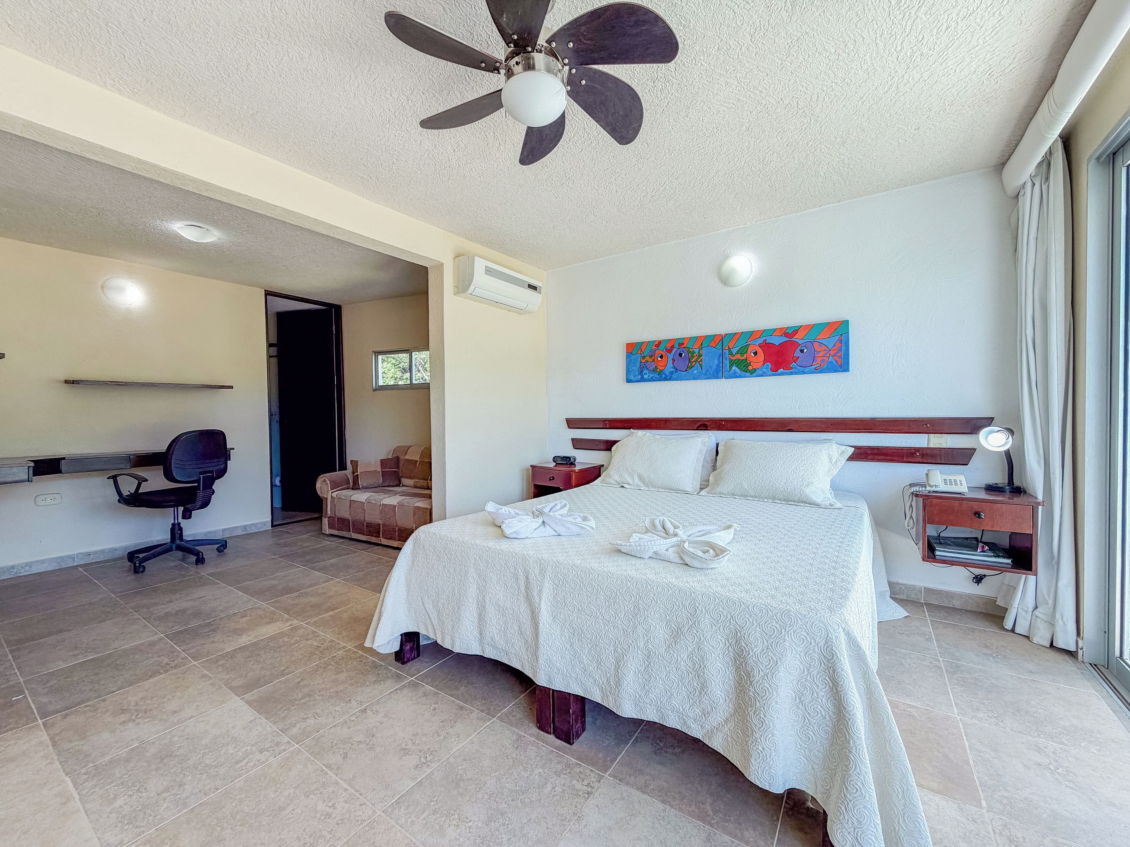 奢华双人房, 海景 | 客房内保险箱、遮光窗帘、免费 WiFi、床单