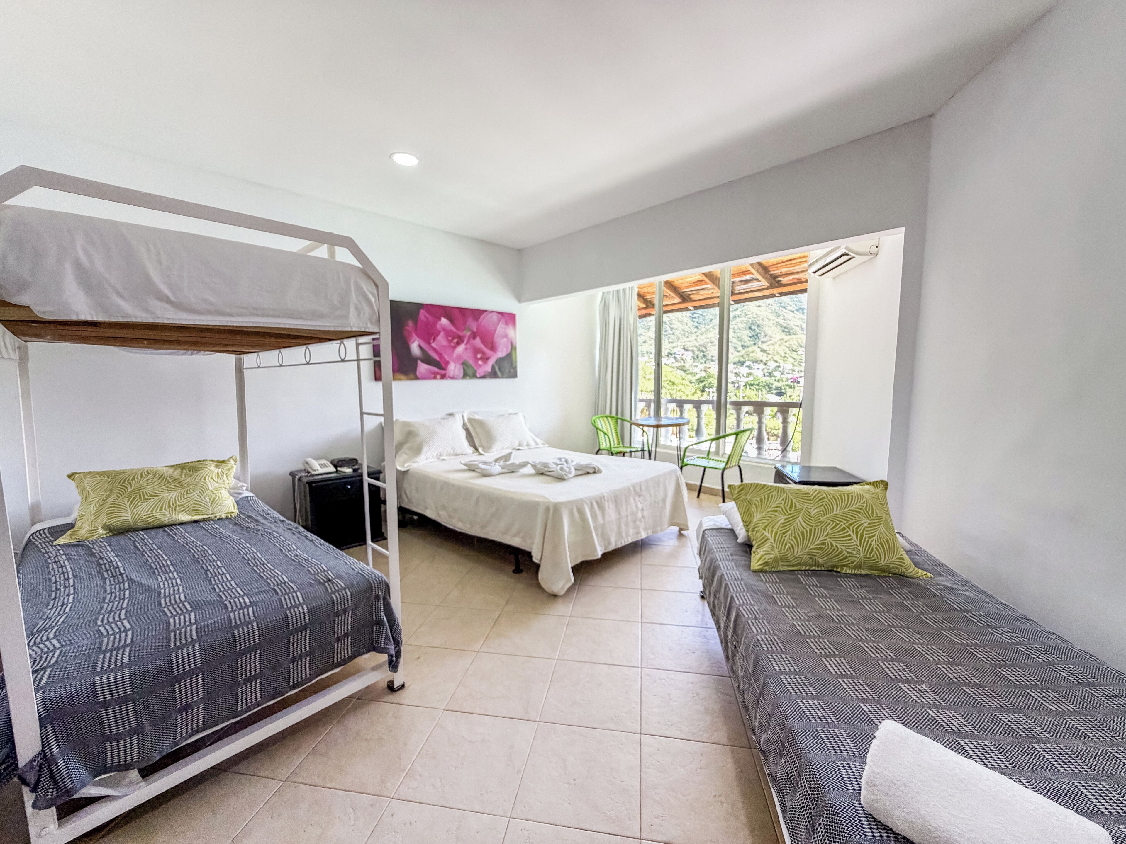 Coffres-forts dans les chambres, rideaux occultants, Wi-Fi gratuit