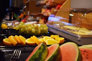 Frokostbuffé hver dag (mot et tillegg)