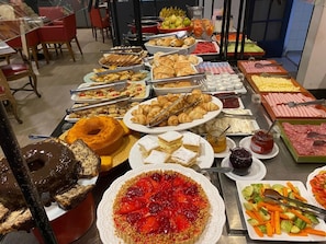 Daily buffet breakfast for a fee