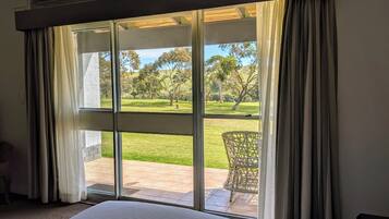 Room, 1 Queen Bed, Golf View