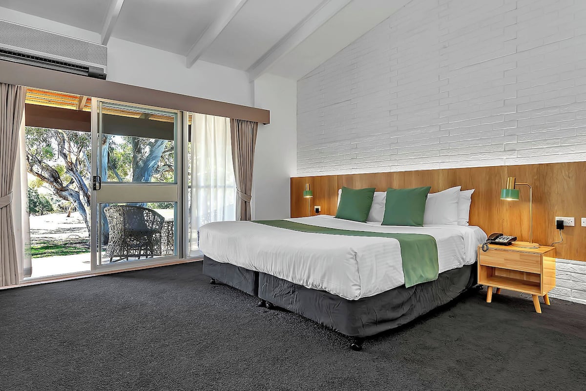 Premium Room, 1 Double Bed, Golf View | Pillowtop beds, iron/ironing board, cribs/infant beds, rollaway beds