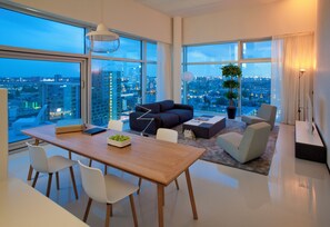 Ropa de cama hipoalergénica y caja fuerte