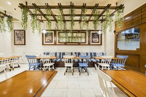 3 restaurants, lunch, dinner served; Asian cuisine 