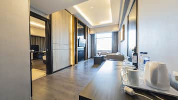 Grand Executive Suite | 客廳 | 32 吋LCD 電視連衛星電視頻道、電視
