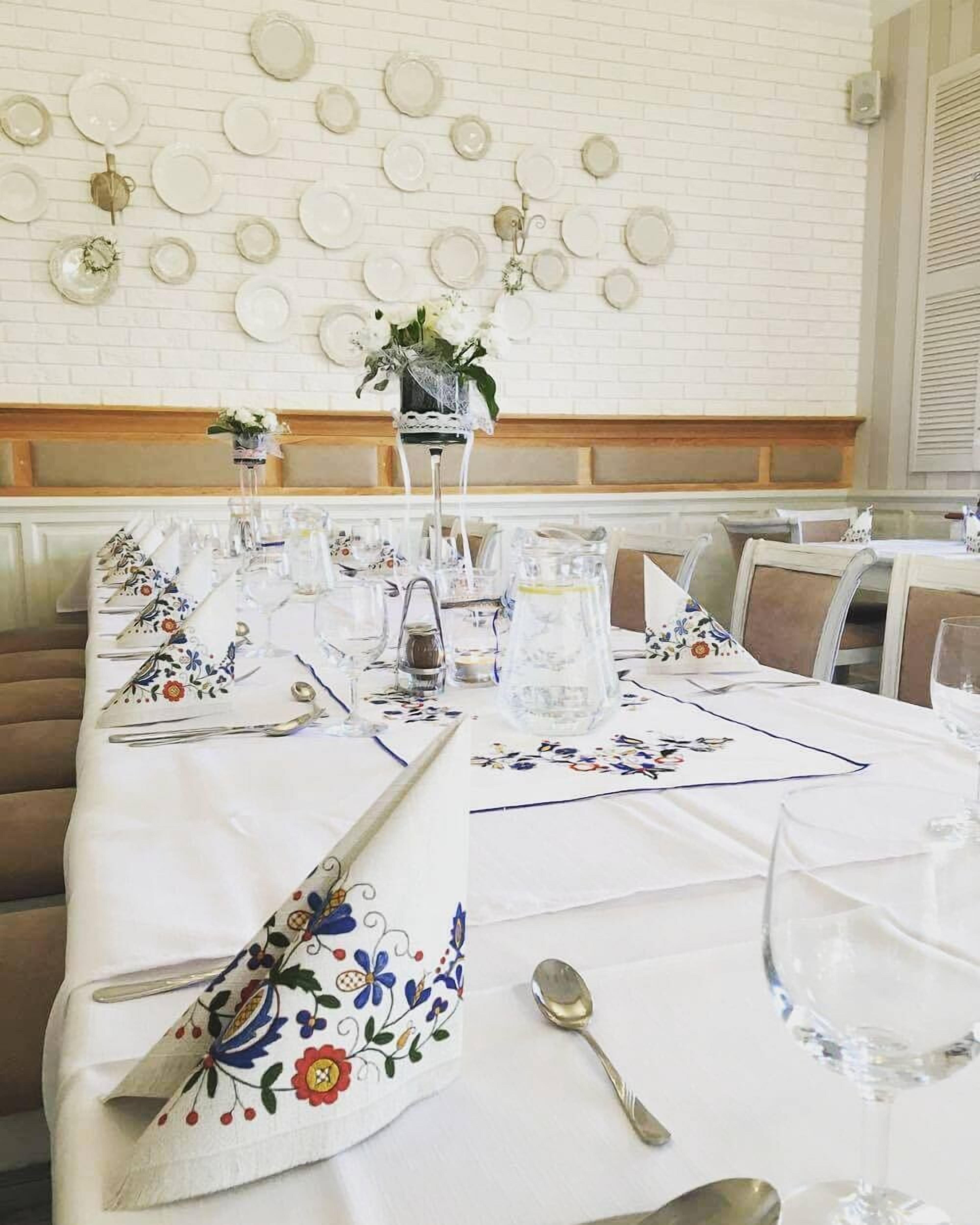 lunch and dinner served, polish cuisine