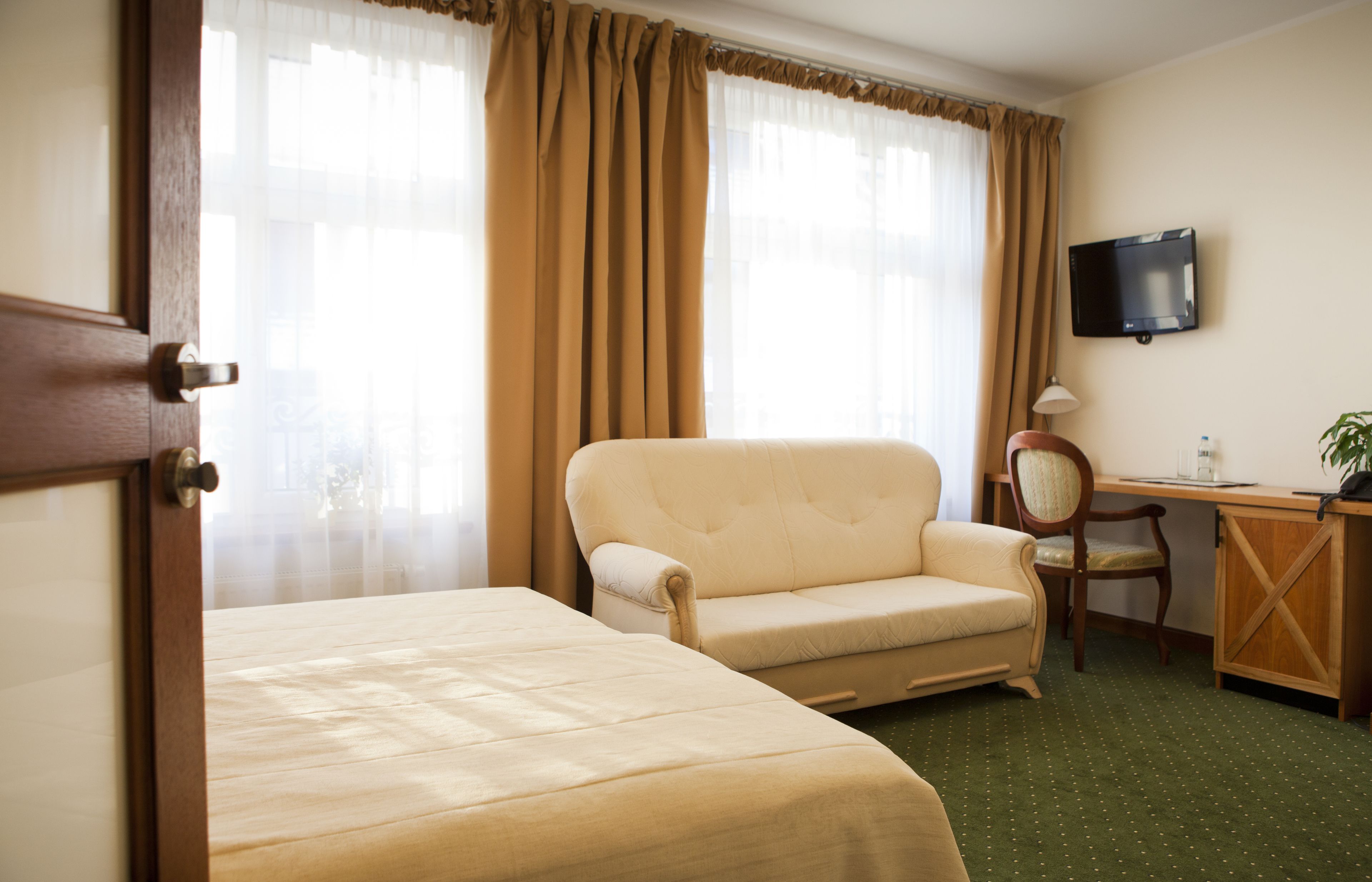 desk, blackout curtains, iron/ironing board, free wifi