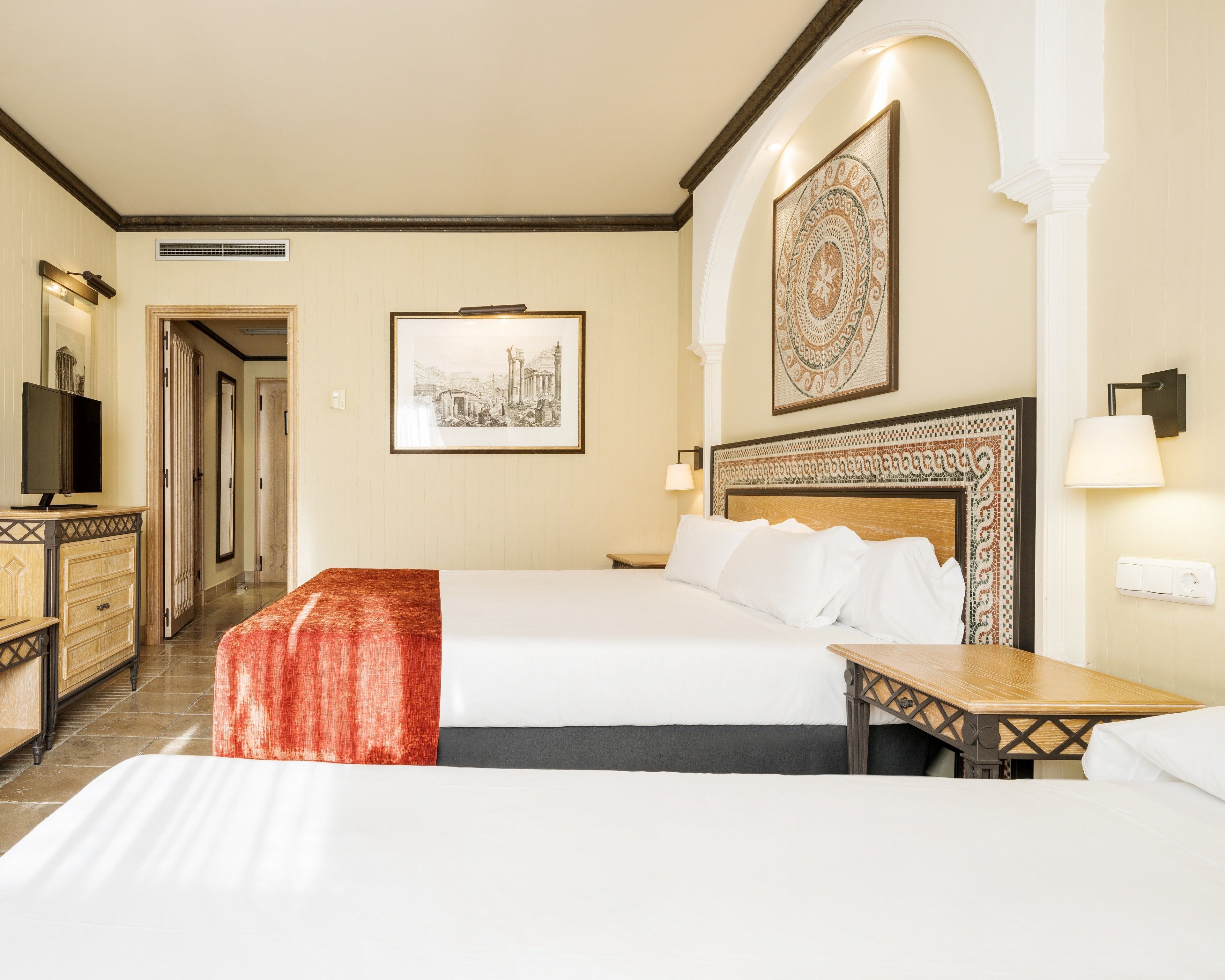 triple room | 1 bedroom, minibar, in-room safe, desk