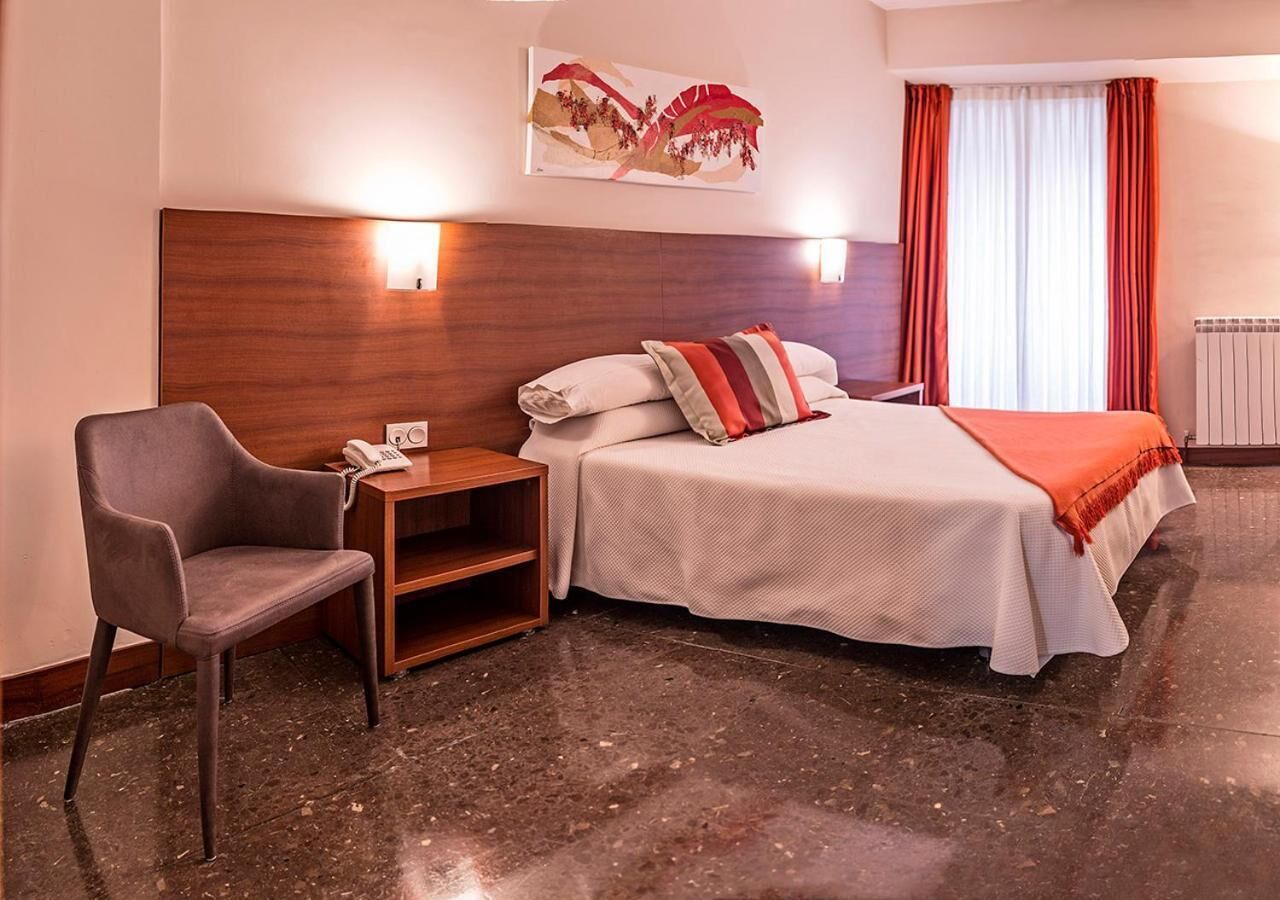 in-room safe, desk, blackout curtains, free wifi