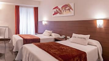 Twin Room, 2 Twin Beds, Non Smoking | In-room safe, desk, blackout drapes, free WiFi