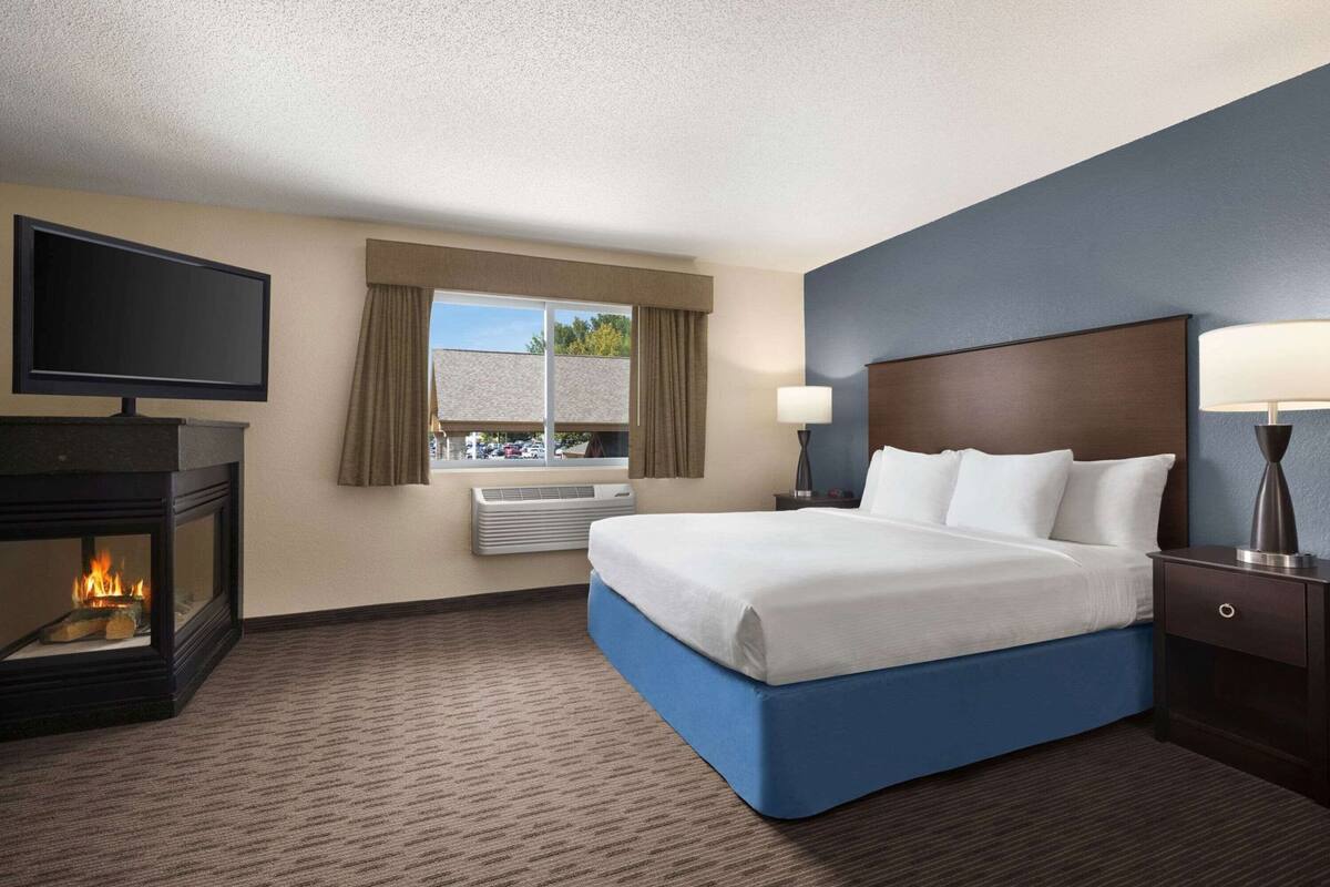 Pillow-top beds, in-room safe, desk, blackout curtains