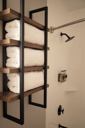 Two Bedroom Suite | Bathroom | Combined shower/tub, hair dryer, towels - River Canyon Lodge (Moab)