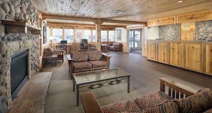 River Canyon Lodge