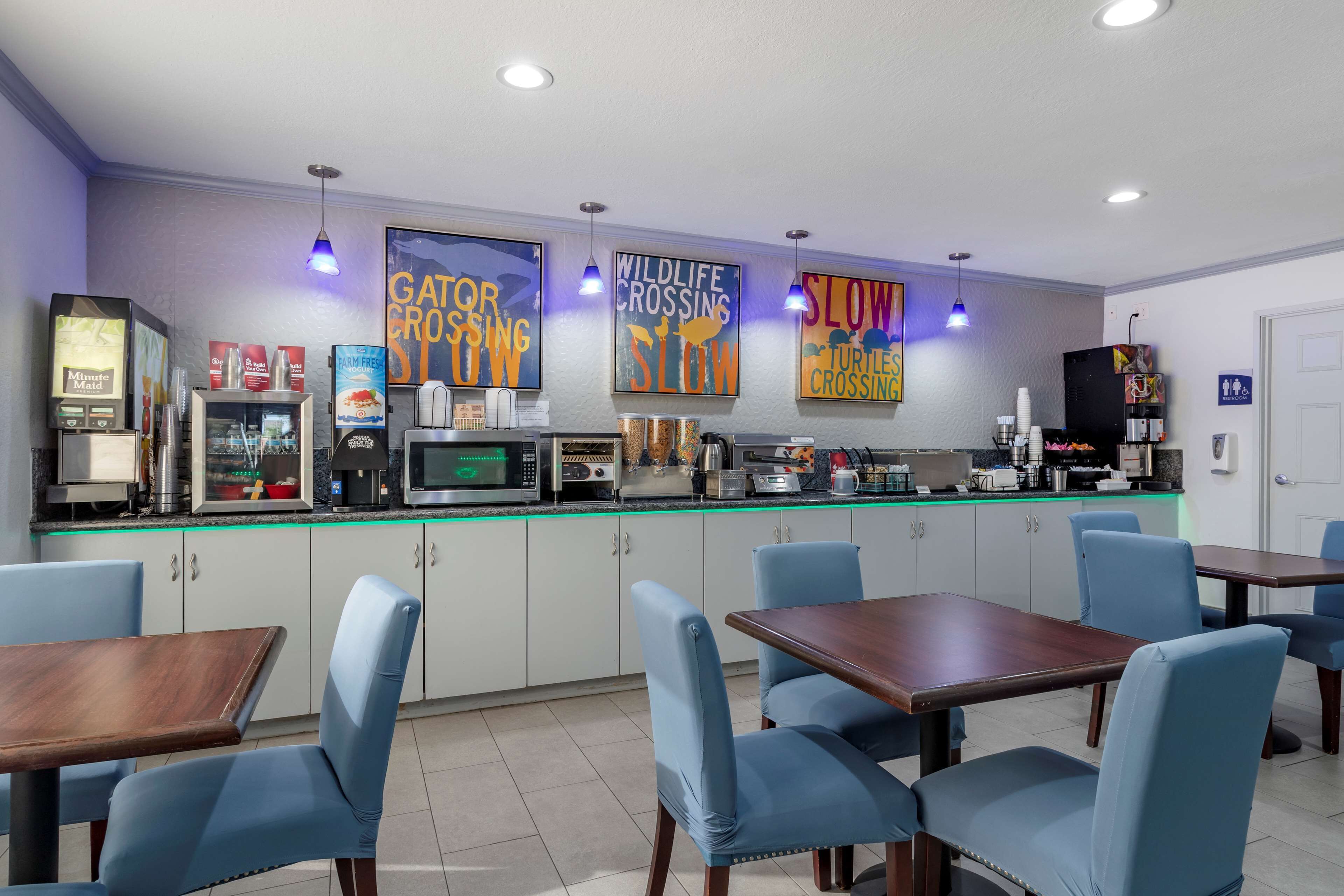 فطور كامل مجانًا