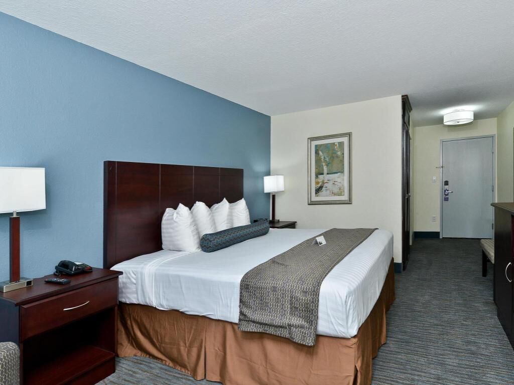 Pillow-top beds, desk, iron/ironing board, free WiFi