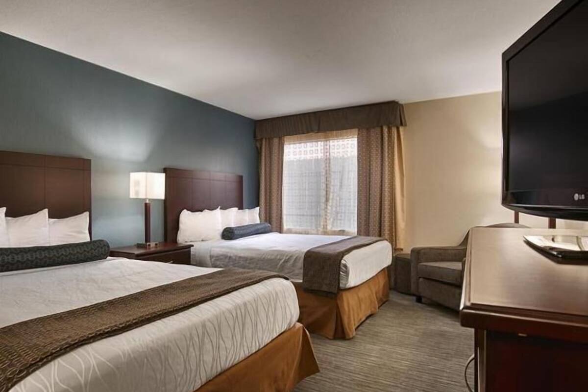 Pillow-top beds, desk, iron/ironing board, free WiFi