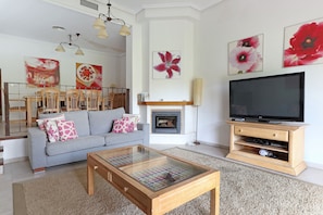 Duplex, 3 Bedrooms | Living room | Flat-screen TV - Montemares Golf Luxury Villas and Apartments (Cartagena)