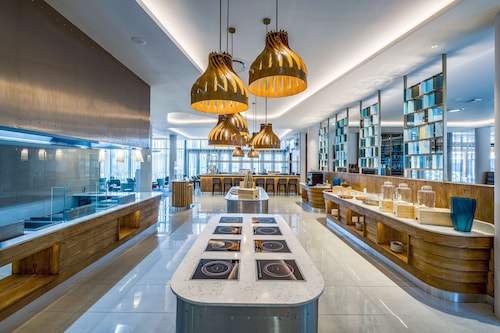 Radisson Hotel and Convention Centre OR Tambo Airport